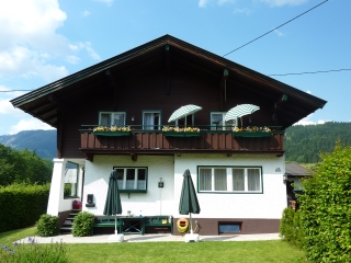 Frontansicht des Hauses Sommer